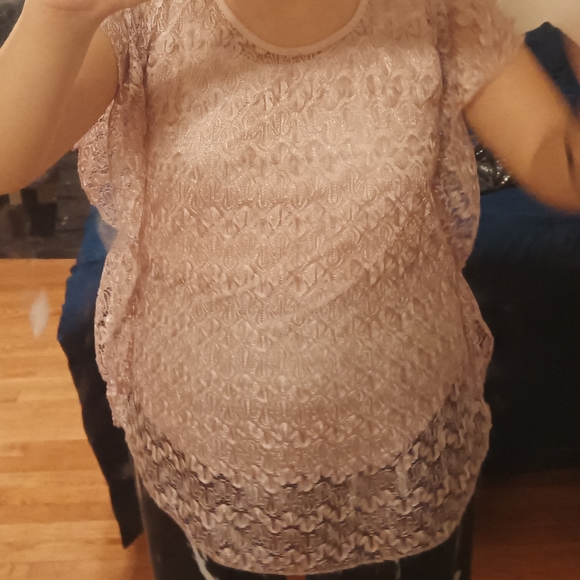 A pink lace blouse - Picture 11 of 13